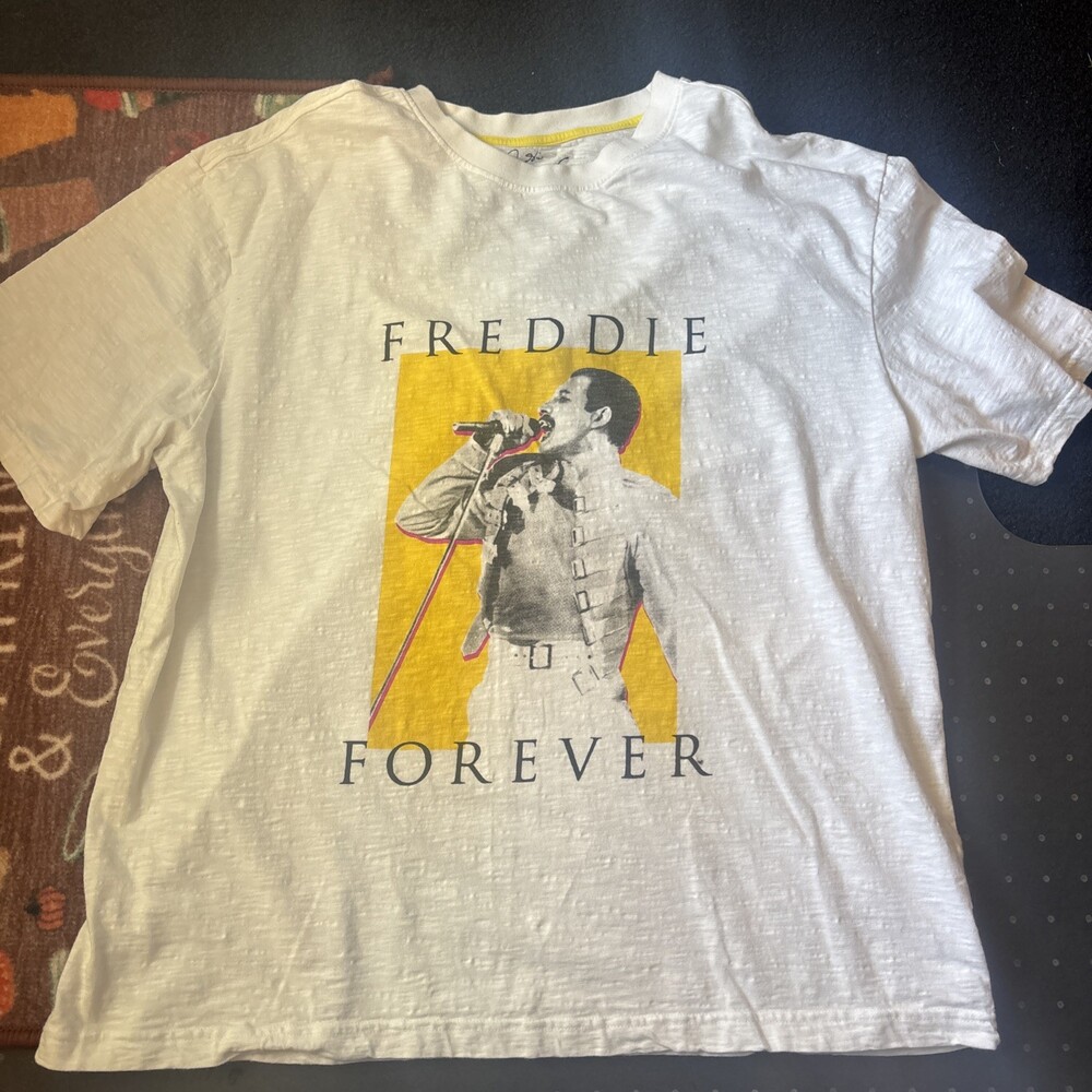 Freddy Mercury(Queen) Forever White  T-Shirt Size Large
